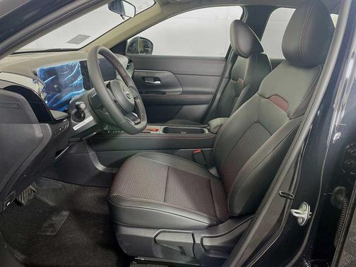 Super Black 2026 Nissan Kicks SR