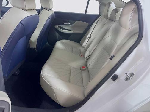 Aspen White Tricoat 2026 Nissan Sentra SL