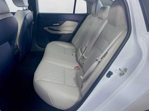 Aspen White Tricoat 2026 Nissan Sentra SL