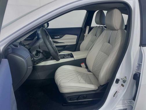 Aspen White Tricoat 2026 Nissan Sentra SL