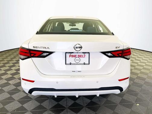 Aspen White Tricoat 2023 Nissan Sentra SV