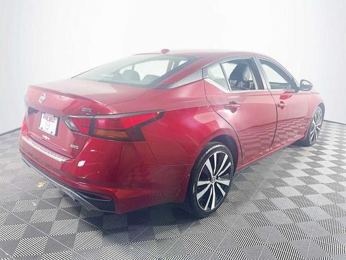 2022 Nissan Altima SR Intelligent AWD