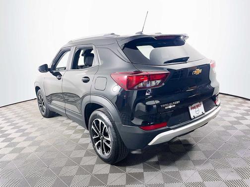 Mosaic Black Metallic 2024 Chevrolet Trailblazer LT