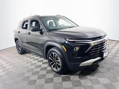 Mosaic Black Metallic 2024 Chevrolet Trailblazer LT