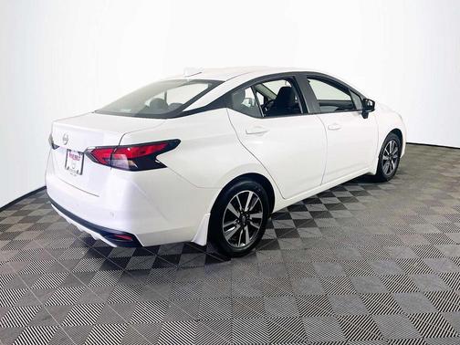 Aspen White Tricoat 2025 Nissan Versa 1.6 SV