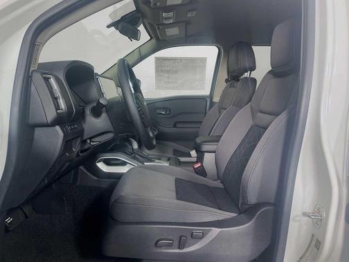Glacier White 2025 Nissan Frontier SV