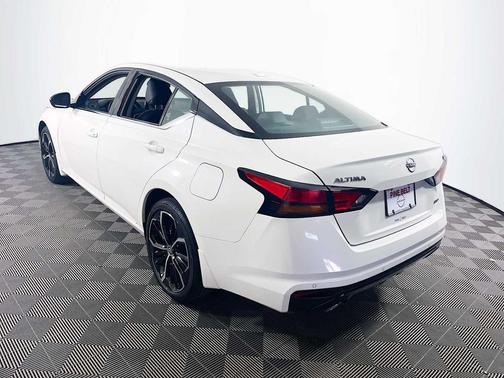 Pearl White Tricoat 2025 Nissan Altima SR AWD