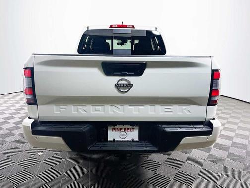 2025 Nissan Frontier SV