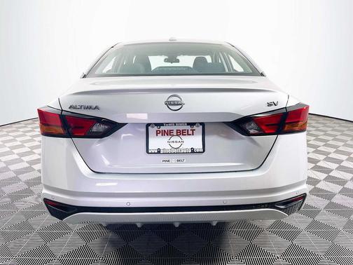 Brilliant Silver Metallic 2024 Nissan Altima 2.5 SV