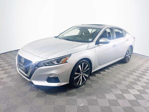 Brilliant Silver Metallic 2021 Nissan Altima Platinum Intelligent AWD