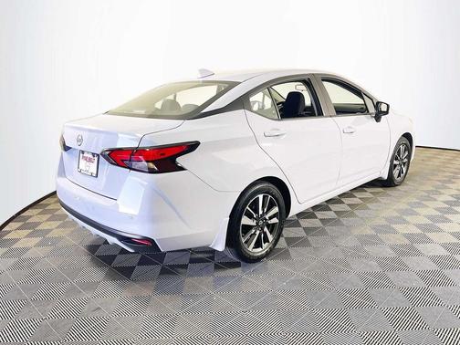 Gray Sky Pearl 2025 Nissan Versa 1.6 SV