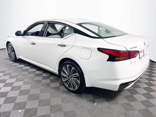 2025 Nissan Altima SL AWD