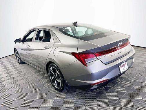 Fluid Metal 2023 Hyundai ELANTRA HEV Limited