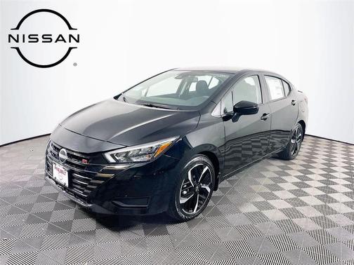 Super Black 2025 Nissan Versa 1.6 S