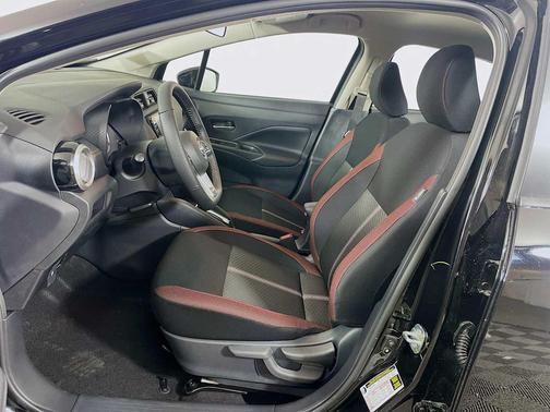 Super Black 2025 Nissan Versa 1.6 S