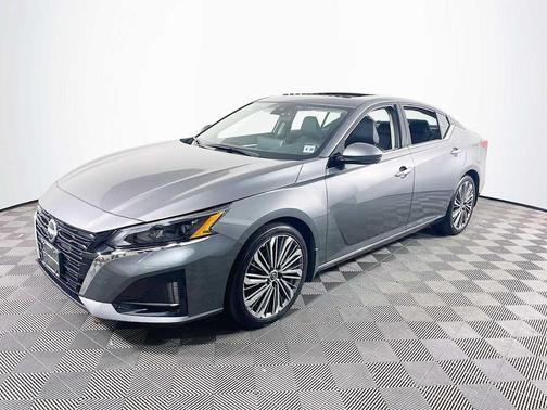 2025 Nissan Altima SL FWD