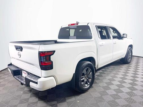 2025 Nissan Frontier SV