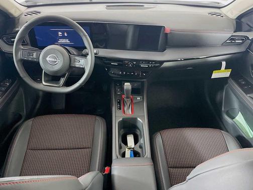 Aspen White Tricoat 2026 Nissan Kicks SR