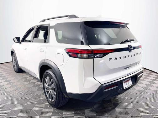 2024 Nissan Pathfinder SV 4WD
