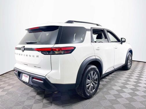 2024 Nissan Pathfinder SV 4WD