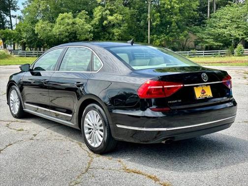 2016 Volkswagen Passat 1.8T SE