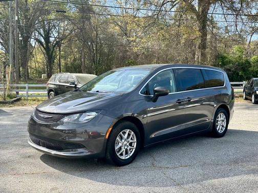 Granite Crystal Metallic Clearcoat 2022 Chrysler Voyager LX