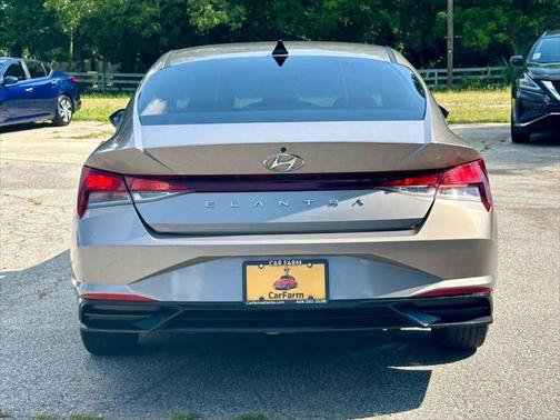 2021 Hyundai ELANTRA SEL