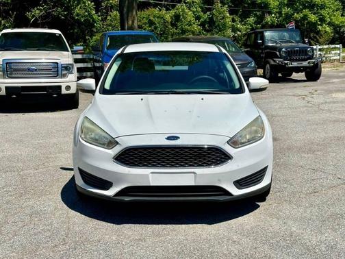 Oxford White 2015 Ford Focus SE