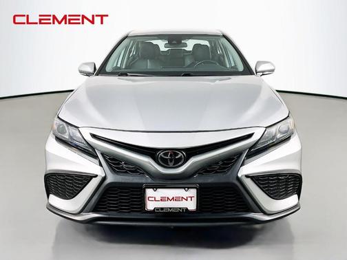 Celestial Silver Metallic 2022 Toyota Camry SE