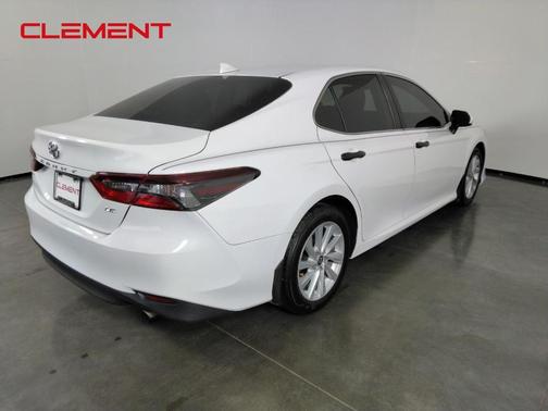 White 2022 Toyota Camry LE