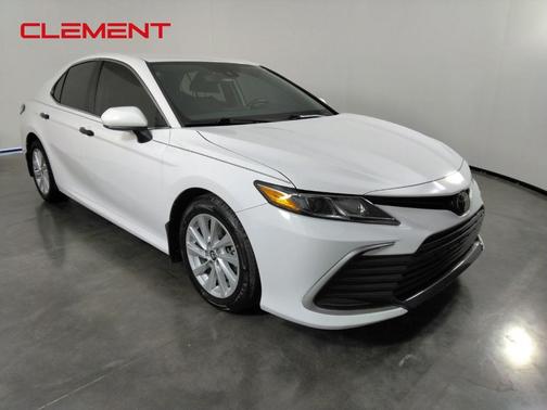 White 2022 Toyota Camry LE