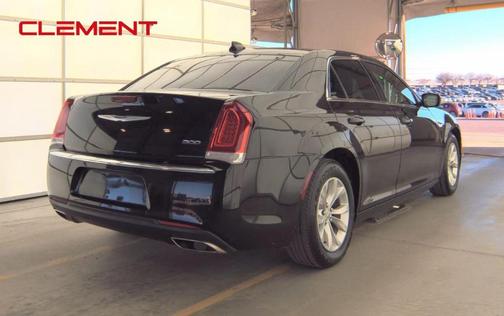 2021 Chrysler 300 Touring