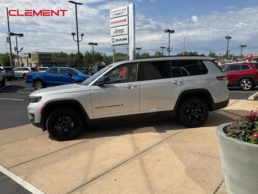 2023 Jeep Grand Cherokee L Laredo