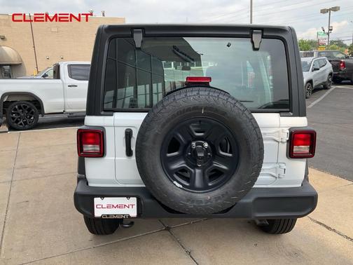 2025 Jeep Wrangler Sport