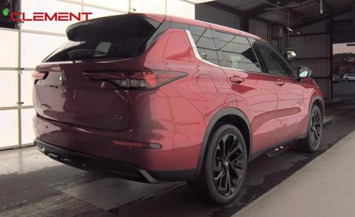 2023 Mitsubishi Outlander SE