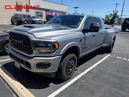 Billet Silver Metallic Clearcoat 2024 RAM 3500 Limited
