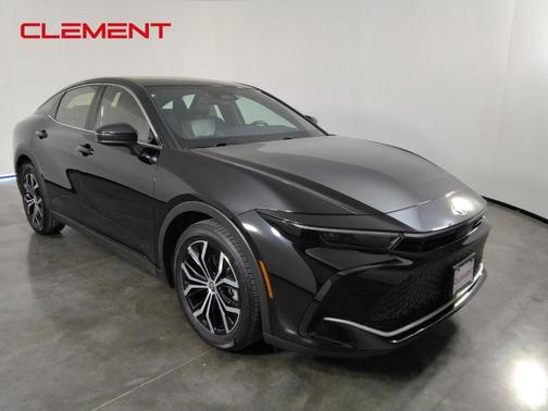 Black 2025 Toyota Crown XLE