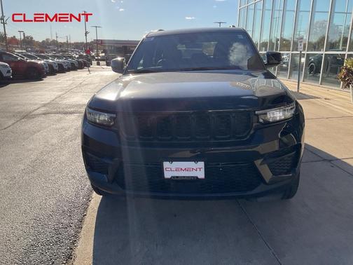 2025 Jeep Grand Cherokee Laredo