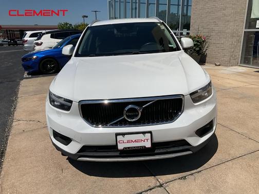 2021 Volvo XC40 T5 Momentum