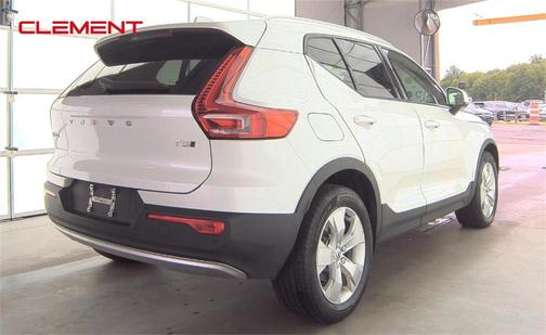 2021 Volvo XC40 T5 Momentum