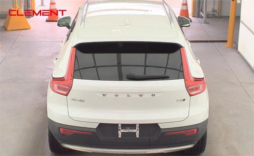 2021 Volvo XC40 T5 Momentum