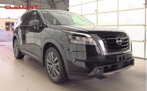 2022 Nissan Pathfinder SL