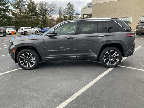 2022 Jeep Grand Cherokee Overland