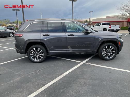 2022 Jeep Grand Cherokee Overland