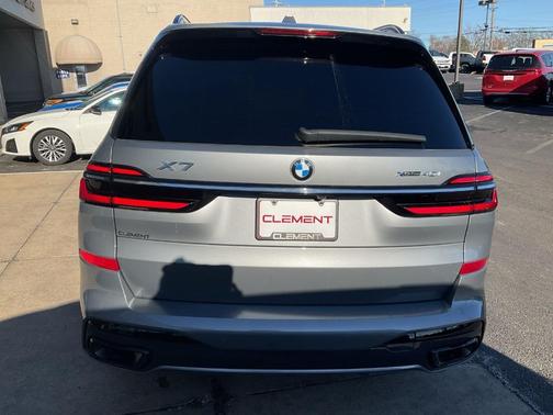 2023 BMW X7 xDrive40i