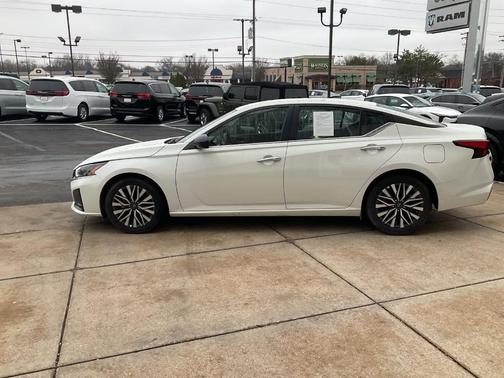 2025 Nissan Altima SV