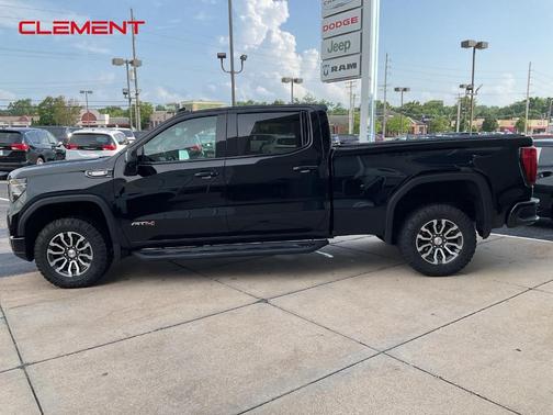 2022 GMC Sierra 1500 AT4