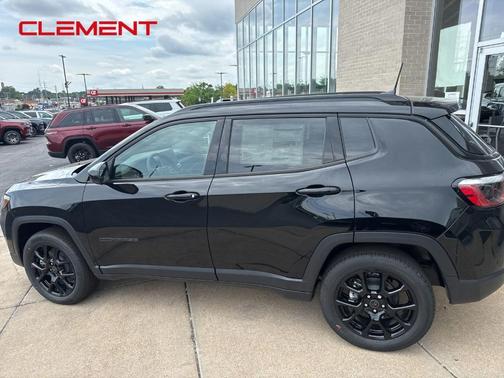 Diamond Black 2026 Jeep Compass Latitude