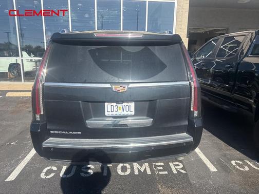 2018 Cadillac Escalade Luxury