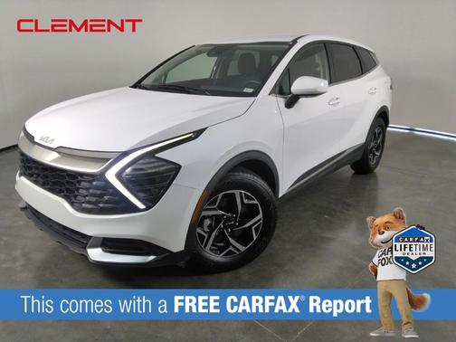 Glacial White Pearl 2025 Kia Sportage LX